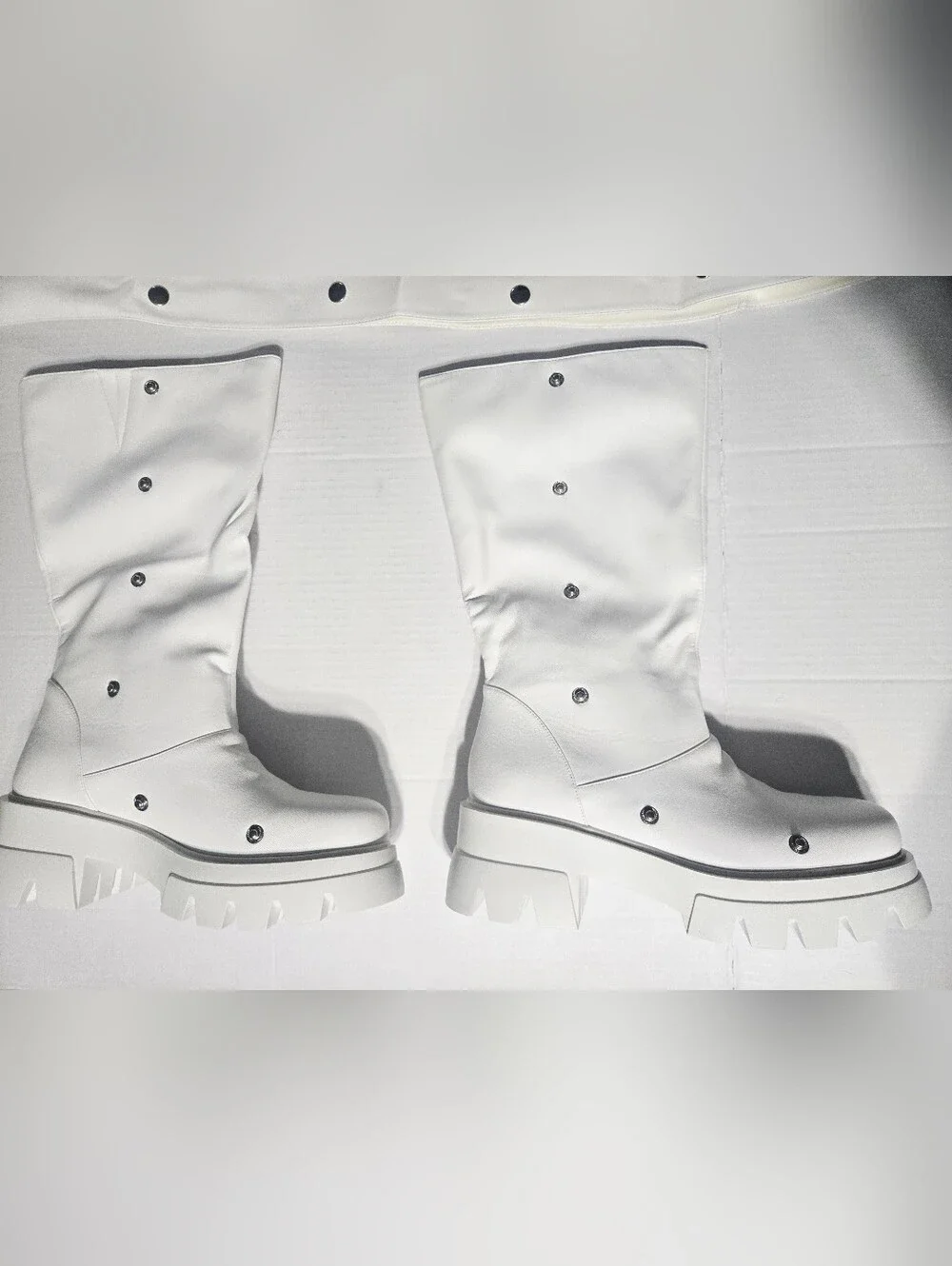 Size 9.5 White Platform Boots w/ Removable Snap-On Wrap Panels Chunky Lug Sole